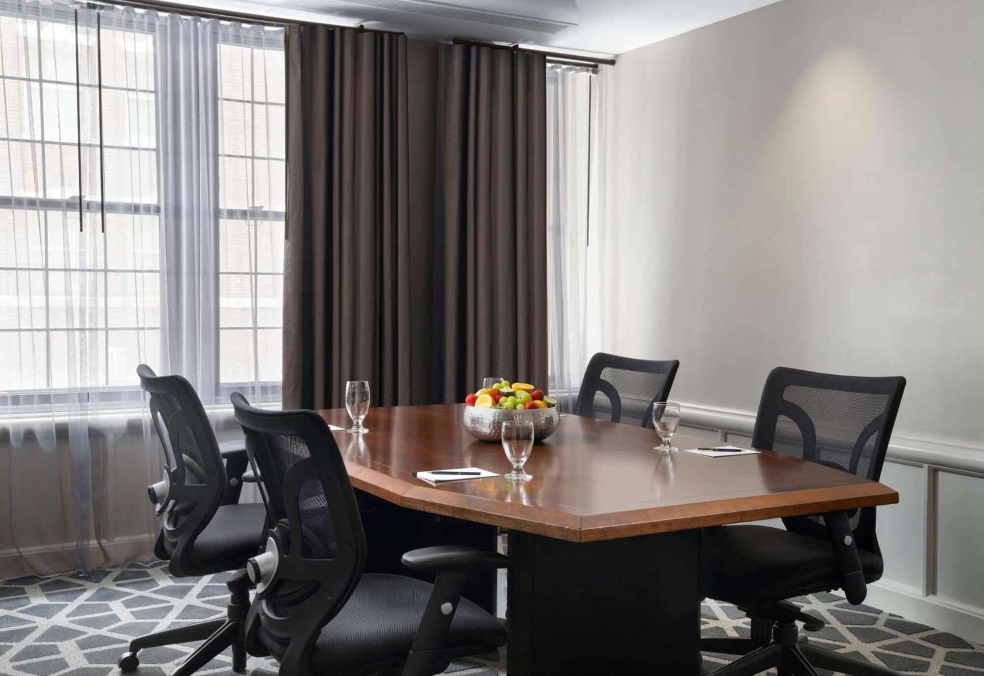 Hotel Phillips Kansas City, Curio Collection By Hilton Exterior foto